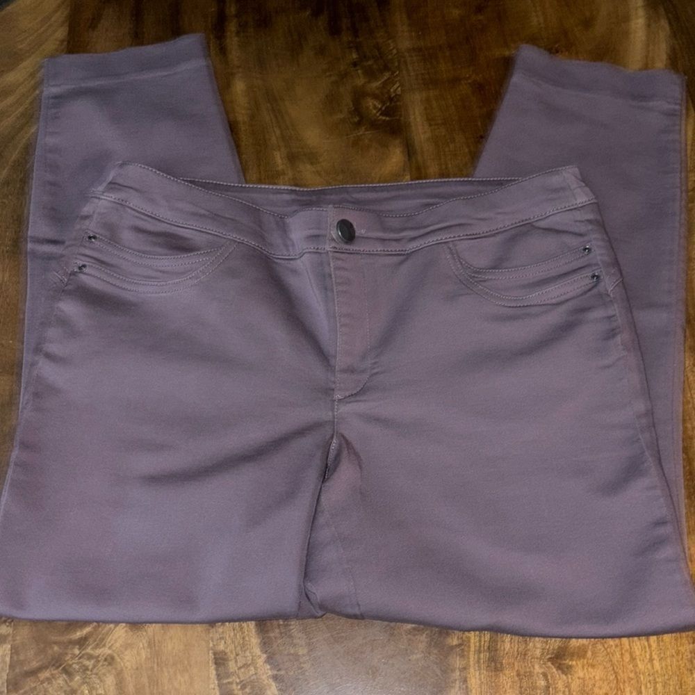 Christopher Banks Size 10 plum Skinny Pants